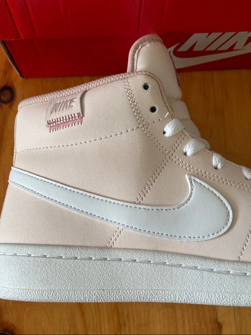 ✔️Size 8.5 - NWT: NIKE - Women's Court Royale 2 Mid Sneakers - Picture 9 of 14